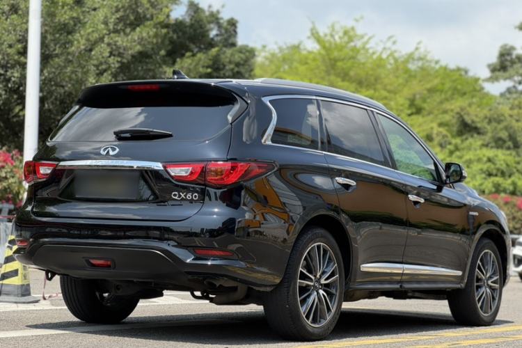 Used Infiniti QX60 2018 2.5 S/C Hybrid Two-Wheel-Drive Excellence Edition China VI Standard Exterior 4