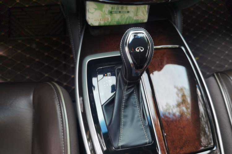 Used Infiniti QX60 2018 2.5 S/C Hybrid Four-Wheel Drive All-Terrain Version China VI Standard Gear Lever