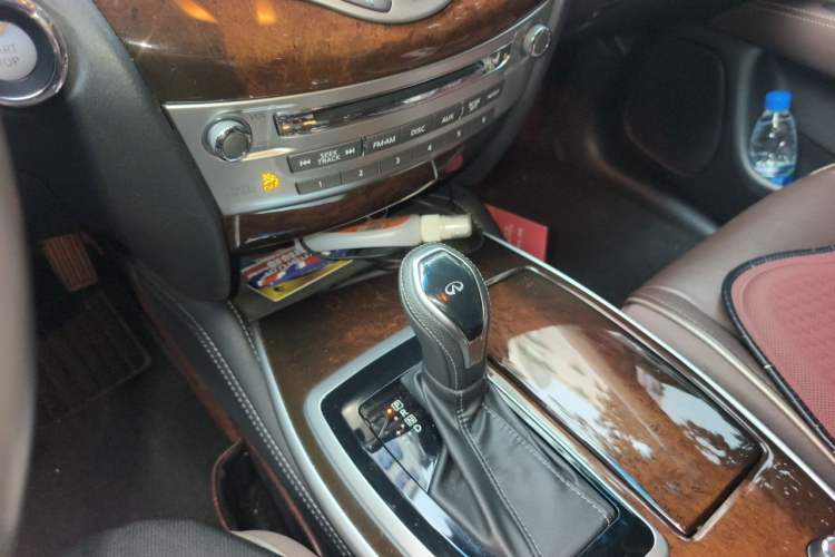 Used Infiniti QX60 2018 2.5 S/C Hybrid Two-Wheel-Drive Excellence Edition China VI Standard Gear Lever