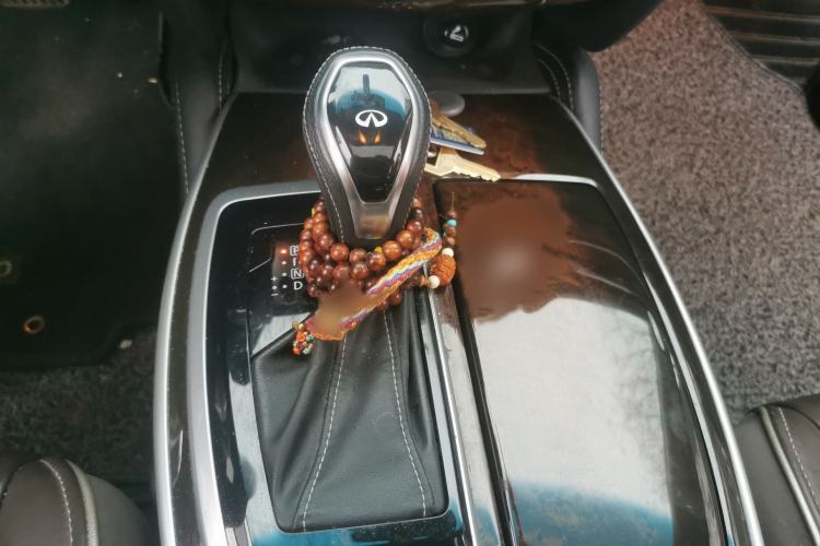 Used Infiniti QX60 2018 2.5 S/C Hybrid Two-Wheel-Drive Excellence Edition China VI Standard Gear Lever