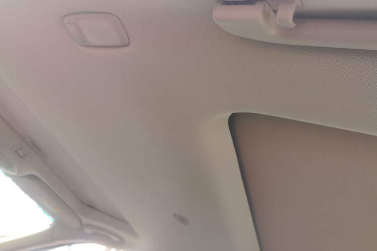 Used Infiniti QX60 2018 2.5 S/C Hybrid Two-Wheel-Drive Champion Family Edition Headliner