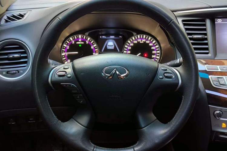 Used Infiniti QX60 2018 2.5 S/C Hybrid Two-Wheel-Drive Champion Family Edition Interior 2