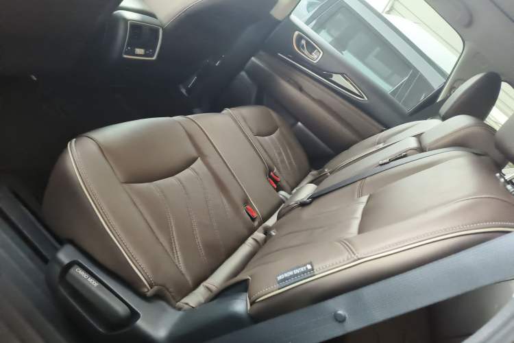 Used Infiniti QX60 2018 2.5 S/C Hybrid Two-Wheel-Drive Excellence Edition China VI Standard Interior 4