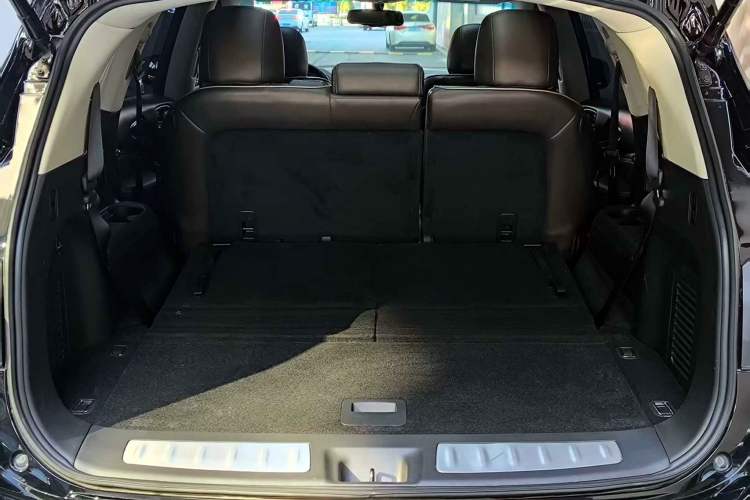 Used Infiniti QX60 2018 2.5 S/C Hybrid Two-Wheel-Drive Champion Family Edition Interior 7