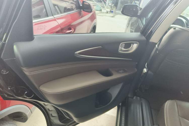 Used Infiniti QX60 2018 2.5 S/C Hybrid Two-Wheel-Drive Excellence Edition China VI Standard Interior 8