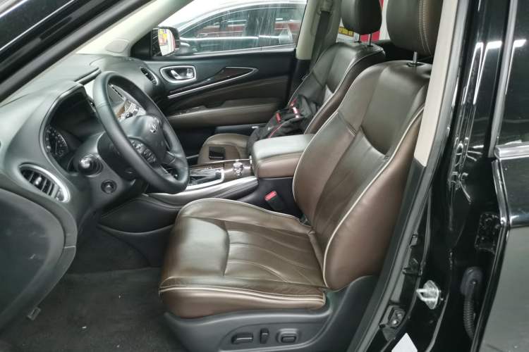 Used Infiniti QX60 2018 2.5 S/C Hybrid Two-Wheel-Drive Champion Family Edition Left Front Seat