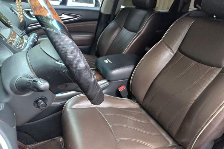 Used Infiniti QX60 2018 2.5 S/C Hybrid Two-Wheel-Drive Champion Family Edition Left Front Seat