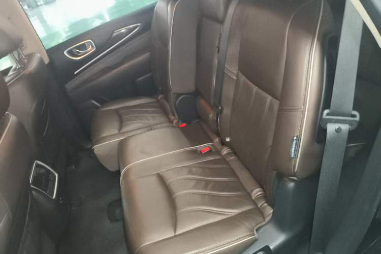 Used Infiniti QX60 2018 2.5 S/C Hybrid Two-Wheel-Drive Excellence Edition China VI Standard Left Rear Seat