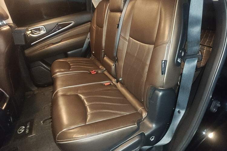 Used Infiniti QX60 2018 2.5 S/C Hybrid Two-Wheel-Drive Champion Family Edition Left Rear Seat