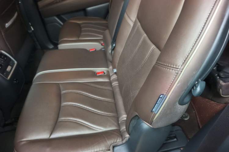 Used Infiniti QX60 2018 2.5 S/C Hybrid Two-Wheel-Drive Excellence Edition China VI Standard Left Rear Seat