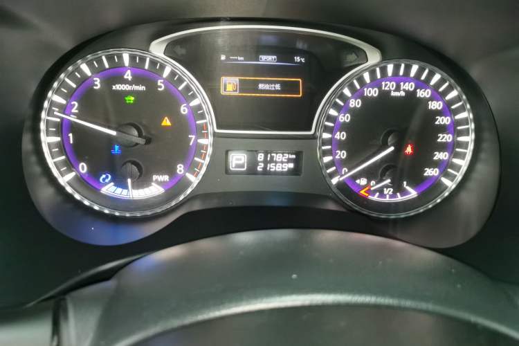 Used Infiniti QX60 2018 2.5 S/C Hybrid Two-Wheel-Drive Champion Family Edition Odometer Close Up