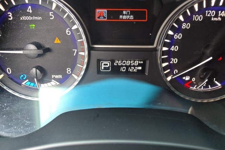 Used Infiniti QX60 2018 2.5 S/C Hybrid Two-Wheel-Drive Champion Family Edition Odometer Close Up