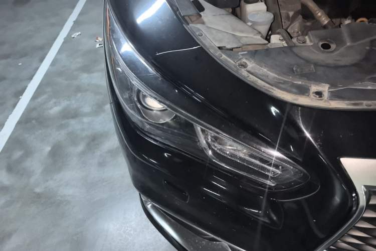 Used Infiniti QX60 2018 2.5 S/C Hybrid Four-Wheel Drive All-Terrain Version China VI Standard Right Front Headlight