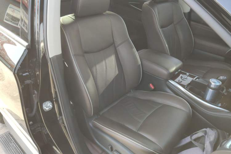 Used Infiniti QX60 2018 2.5 S/C Hybrid Two-Wheel-Drive Excellence Edition China VI Standard Right Front Seat
