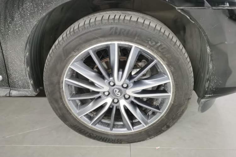 Used Infiniti QX60 2018 2.5 S/C Hybrid Two-Wheel-Drive Champion Family Edition Right Front Wheel Hub