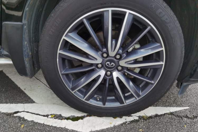 Used Infiniti QX60 2018 2.5 S/C Hybrid Four-Wheel Drive All-Terrain Version China VI Standard Right Front Wheel Hub