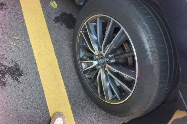 Used Infiniti QX60 2018 2.5 S/C Hybrid Two-Wheel-Drive Excellence Edition China VI Standard Right Front Wheel Hub