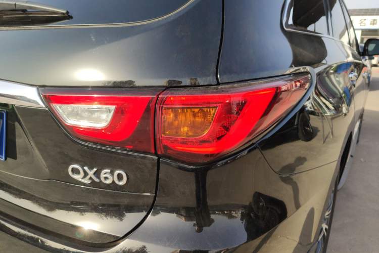 Used Infiniti QX60 2018 2.5 S/C Hybrid Two-Wheel-Drive Excellence Edition China VI Standard Right Rear Taillight