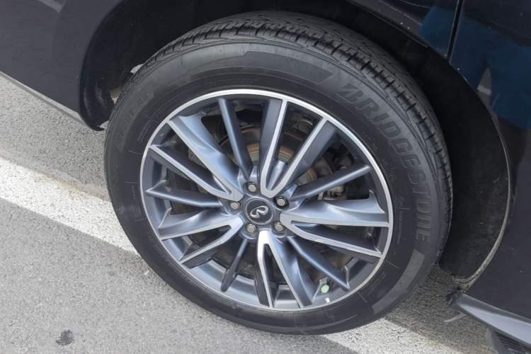 Used Infiniti QX60 2018 2.5 S/C Hybrid Four-Wheel Drive All-Terrain Version China VI Standard Right Rear Wheel Hub