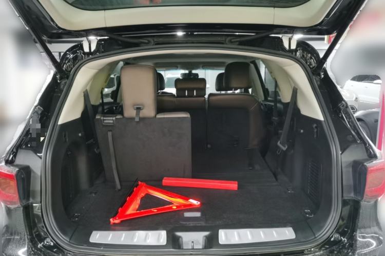 Used Infiniti QX60 2018 2.5 S/C Hybrid Two-Wheel-Drive Champion Family Edition Trunk