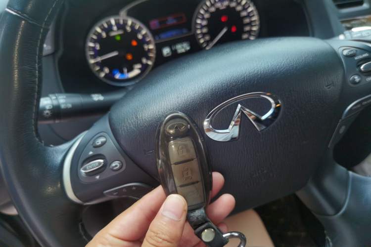 Used Infiniti QX60 2018 2.5 S/C Hybrid Four-Wheel Drive All-Terrain Version China VI Standard Vehicle Key