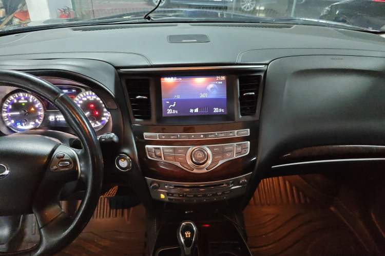 Used Infiniti QX60 2018 2.5 S/C Hybrid Two-Wheel-Drive Champion Family Edition Audio And AC Panel