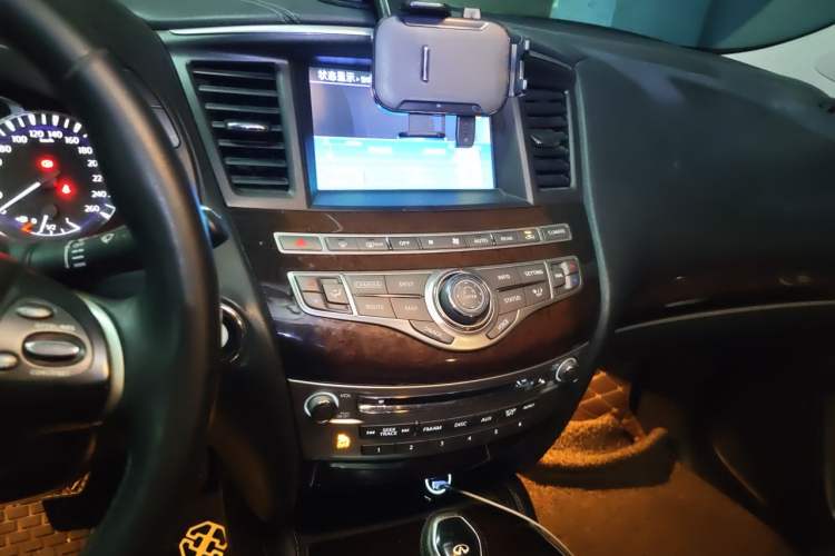 Used Infiniti QX60 2018 2.5 S/C Hybrid Two-Wheel-Drive Champion Family Edition Audio And AC Panel