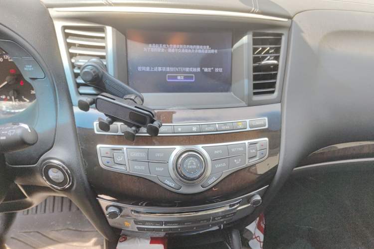 Used Infiniti QX60 2018 2.5 S/C Hybrid Two-Wheel-Drive Champion Family Edition Audio And AC Panel