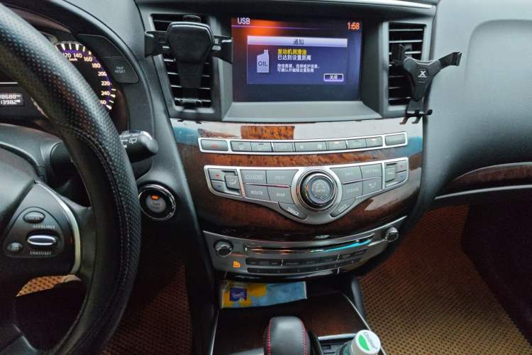 Used Infiniti QX60 2018 2.5 S/C Hybrid Two-Wheel-Drive Champion Family Edition Audio And AC Panel