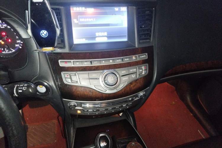 Used Infiniti QX60 2018 2.5 S/C Hybrid Two-Wheel-Drive Champion Family Edition Audio And AC Panel