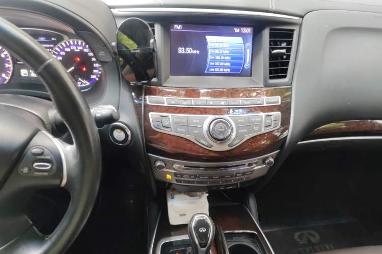 Used Infiniti QX60 2018 2.5 S/C Hybrid Two-Wheel-Drive Excellence Edition China VI Standard Audio And AC Panel