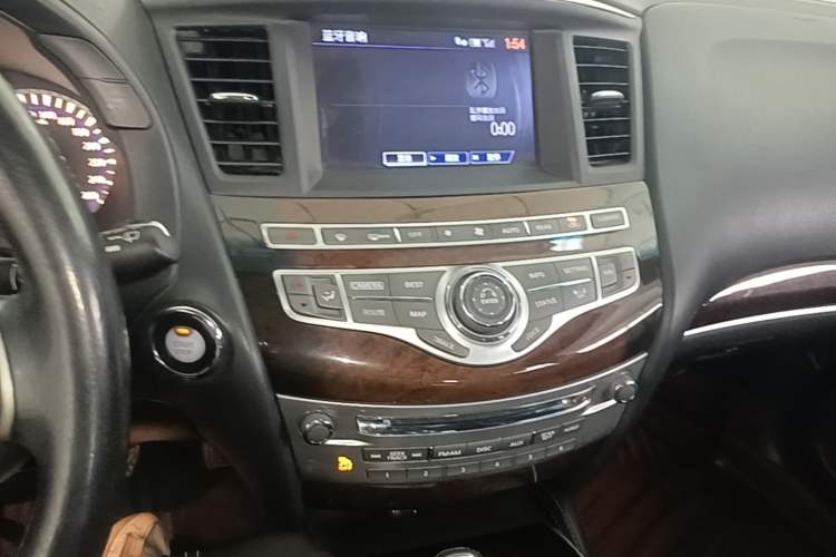 Used Infiniti QX60 2018 2.5 S/C Hybrid Two-Wheel-Drive Champion Family Edition Audio And AC Panel