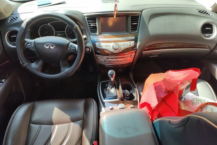 Used Infiniti QX60 2018 2.5 S/C Hybrid Two-Wheel-Drive Champion Family Edition Center Console