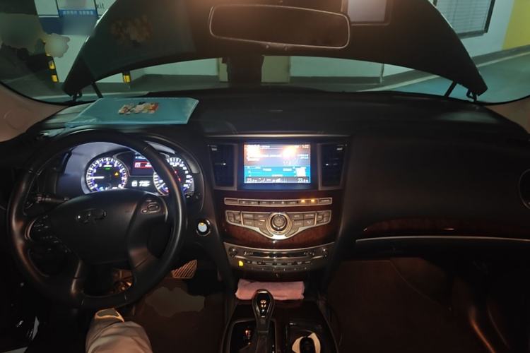 Used Infiniti QX60 2018 2.5 S/C Hybrid Two-Wheel-Drive Excellence Edition China VI Standard Center Console