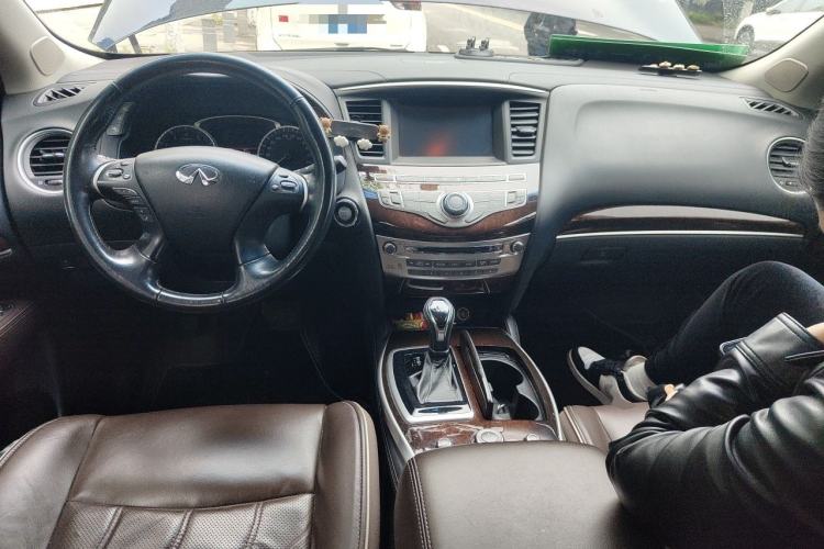 Used Infiniti QX60 2018 2.5 S/C Hybrid Two-Wheel-Drive Champion Family Edition Center Console