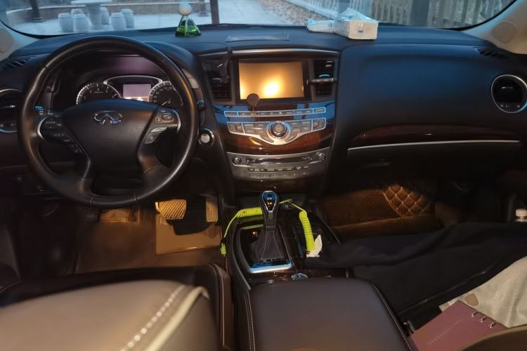 Used Infiniti QX60 2018 2.5 S/C Hybrid Four-Wheel-Drive Champion Family Edition Center Console
