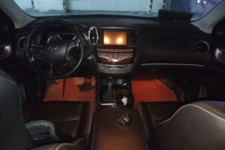 Used Infiniti QX60 2018 2.5 S/C Hybrid Two-Wheel-Drive Champion Family Edition Center Console