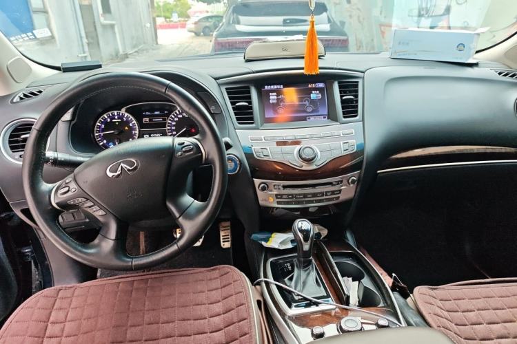 Used Infiniti QX60 2018 2.5 S/C Hybrid Two-Wheel-Drive Champion Family Edition Center Console