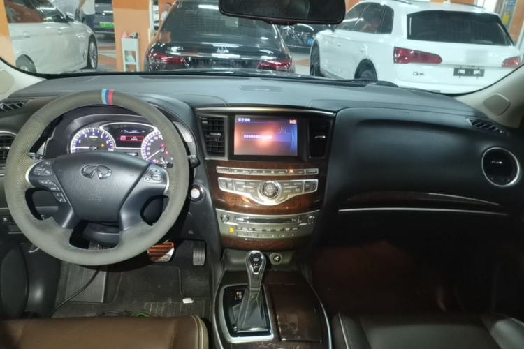 Used Infiniti QX60 2018 2.5 S/C Hybrid Two-Wheel-Drive Excellence Edition China VI Standard Center Console