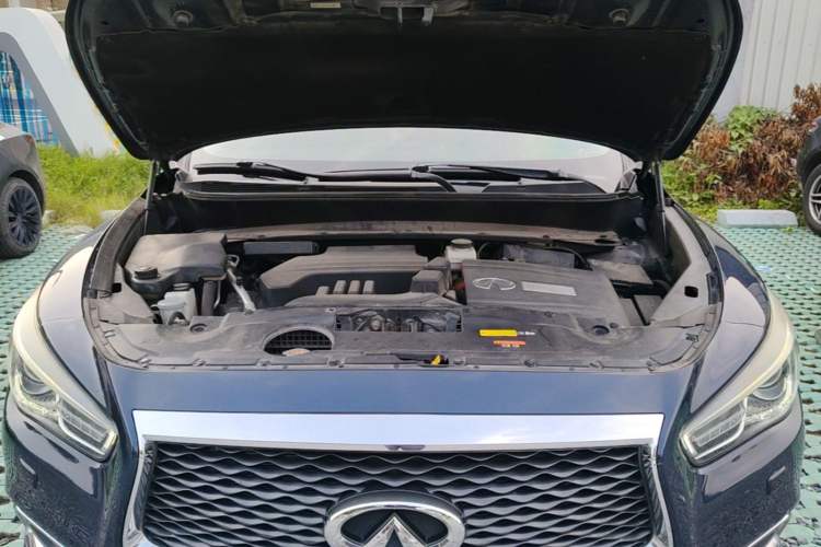 Used Infiniti QX60 2018 2.5 S/C Hybrid Two-Wheel-Drive Champion Family Edition Engine Bay