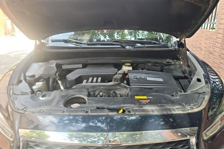 Used Infiniti QX60 2018 2.5 S/C Hybrid Two-Wheel-Drive Champion Family Edition Engine Bay