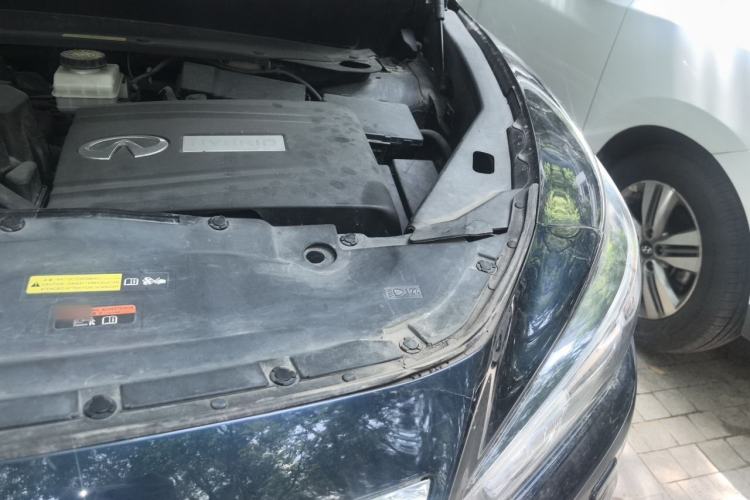 Used Infiniti QX60 2018 2.5 S/C Hybrid Two-Wheel-Drive Champion Family Edition Engine Bay Left