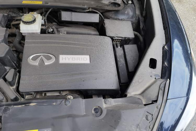 Used Infiniti QX60 2018 2.5 S/C Hybrid Two-Wheel-Drive Excellence Edition China VI Standard Engine Bay Left
