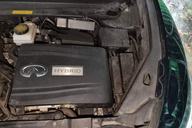 Used Infiniti QX60 2018 2.5 S/C Hybrid Two-Wheel-Drive Champion Family Edition Engine Bay Left