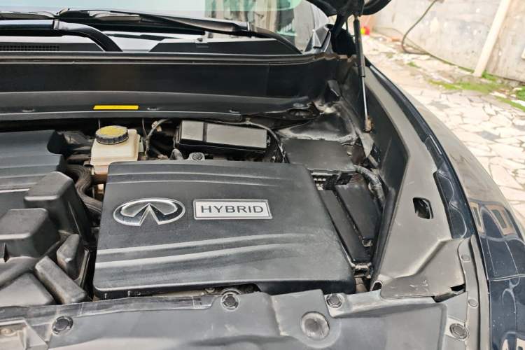 Used Infiniti QX60 2018 2.5 S/C Hybrid Two-Wheel-Drive Champion Family Edition Engine Bay Left
