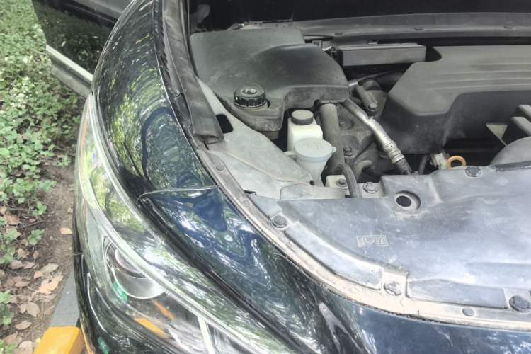 Used Infiniti QX60 2018 2.5 S/C Hybrid Two-Wheel-Drive Champion Family Edition Engine Bay Right