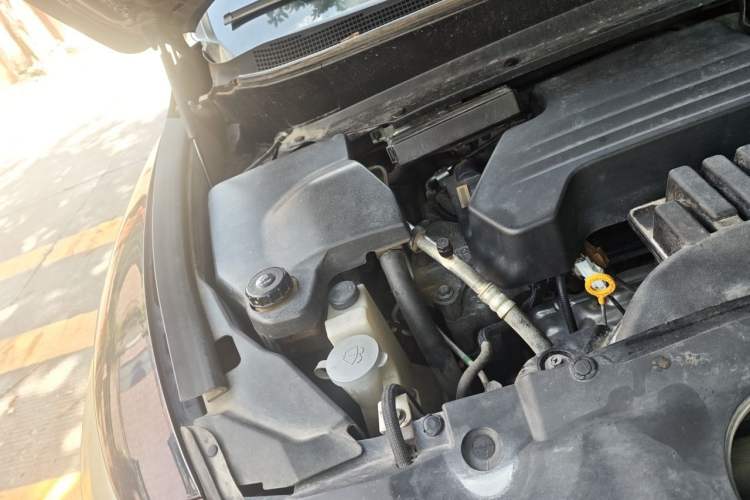 Used Infiniti QX60 2018 2.5 S/C Hybrid Two-Wheel-Drive Champion Family Edition Engine Bay Right