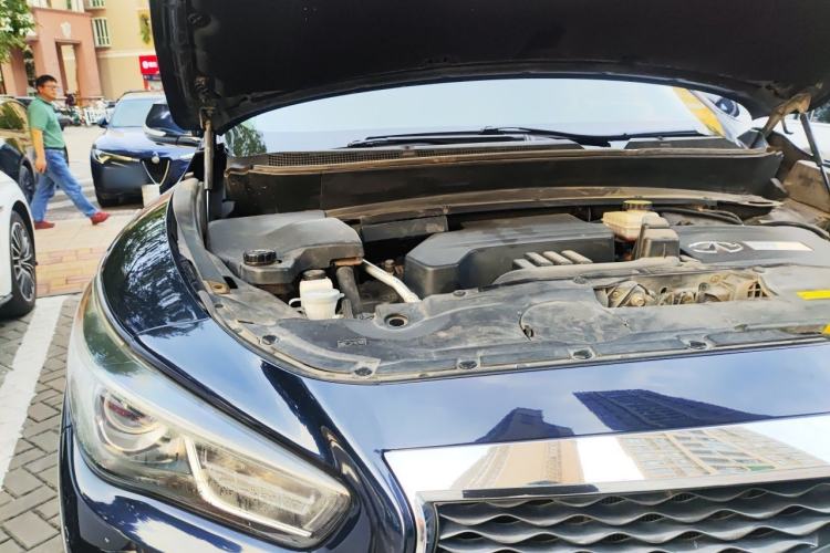Used Infiniti QX60 2018 2.5 S/C Hybrid Two-Wheel-Drive Excellence Edition China VI Standard Engine Bay Right