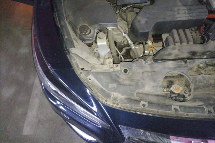 Used Infiniti QX60 2018 2.5 S/C Hybrid Two-Wheel-Drive Champion Family Edition Engine Bay Right