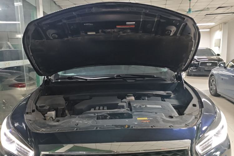 Used Infiniti QX60 2018 2.5 S/C Hybrid Two-Wheel-Drive Champion Family Edition Engine Bay